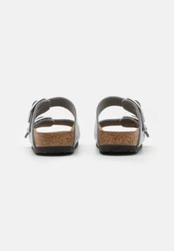 Birkenstock Arizona Big Buckle Narrow Fit - Pantoffels - Metallic Silver 11 Birkenstock Arizona Big Buckle Narrow Fit - Pantoffels - Metallic Silver -Birkenstock Winkel 1127a8e477c24c43bcfcf37f91c07b43