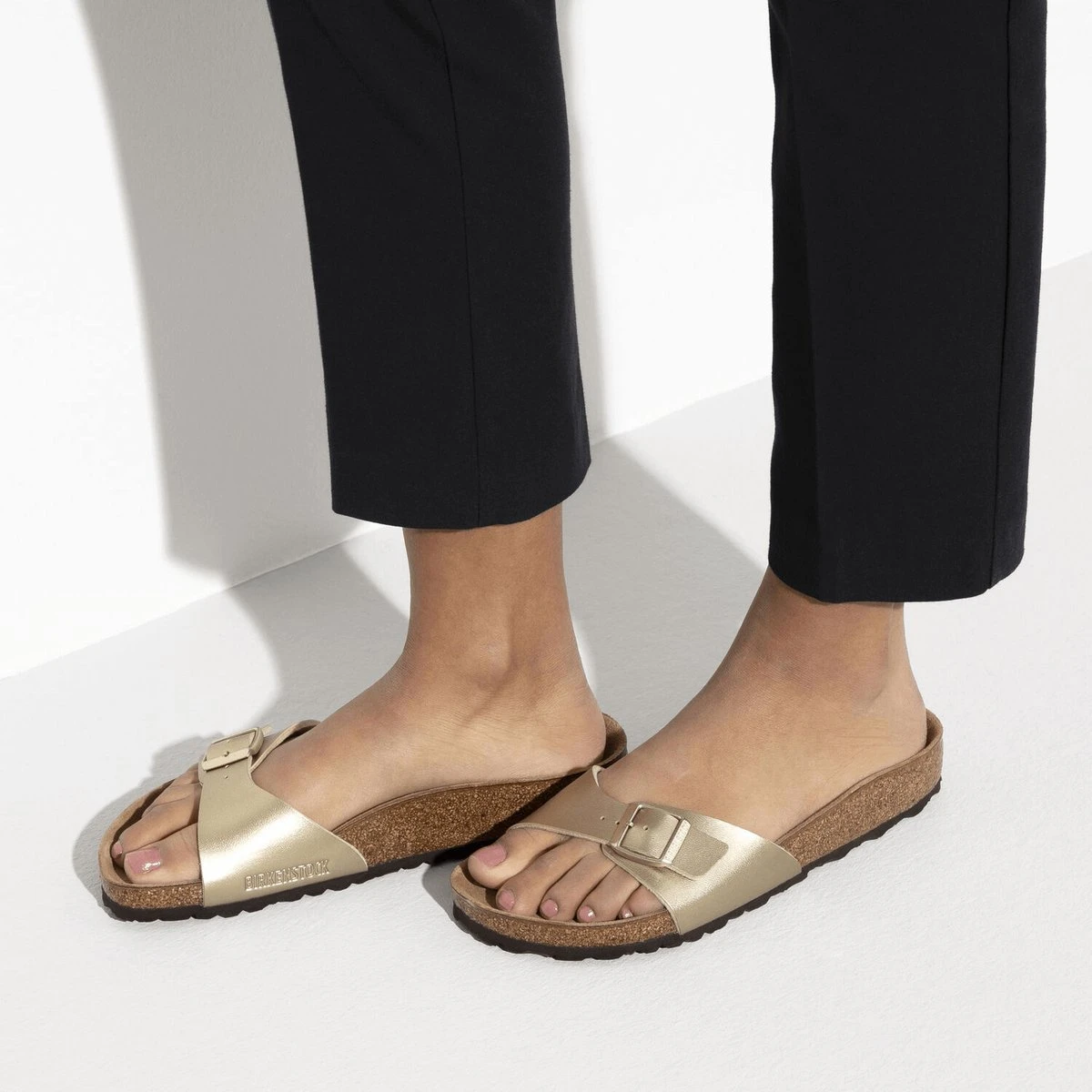 Birkenstock Madrid BF Gold Narrow Dames Slippers - Gold - Maat 40 12 Birkenstock Madrid BF Gold Narrow Dames Slippers - Gold - Maat 40 - Afbeelding 10