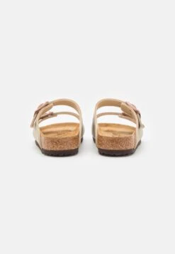 Birkenstock Arizona Geometric Unisex - Muiltjes - Desert Soil/Khaki 10 Birkenstock Arizona Geometric Unisex - Muiltjes - Desert Soil/Khaki -Birkenstock Winkel 3cfb7e1e4e1e492792588e91dd3e1562