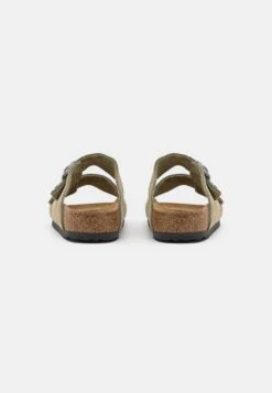 Birkenstock Arizona - Pantoffels - Desert Buck Faded Khaki 14 Birkenstock Arizona - Pantoffels - Desert Buck Faded Khaki -Birkenstock Winkel 4f235c96232f4d5480e2838894a182cb