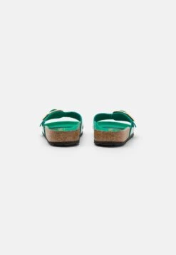 Birkenstock Madrid- Pantoffels - High Shine Green 11 Birkenstock Madrid- Pantoffels - High Shine Green -Birkenstock Winkel 9d664b81cbd2458d89f2a5d68c2a1364