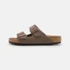 Birkenstock Arizona Vegan Unisex - Pantoffels - Mocca -Birkenstock Winkel f5e8531db84246b2bfe407d2f2cc2588