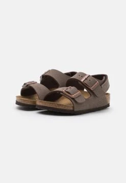 Birkenstock Milano Unisex - Sandalen - Mocha 9 Birkenstock Milano Unisex - Sandalen - Mocha -Birkenstock Winkel f9a0f3383fe14f5cb863ba36940a391a