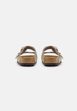 Birkenstock Arizona Soft Footbed Unisex - Pantoffels - Taupe 13 Birkenstock Arizona Soft Footbed Unisex - Pantoffels - Taupe -Birkenstock Winkel fb23933a033643df86bf09780138e3ac